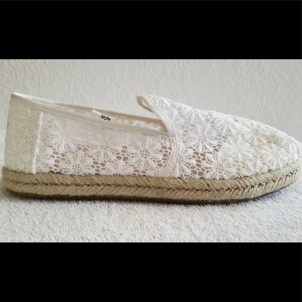 Toms